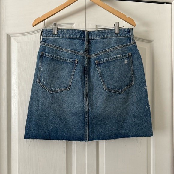 Old Navy Higher High-Waisted Button-Fly O.G. Straight Mini Jean Skirt Size 12 - Picture 6 of 11